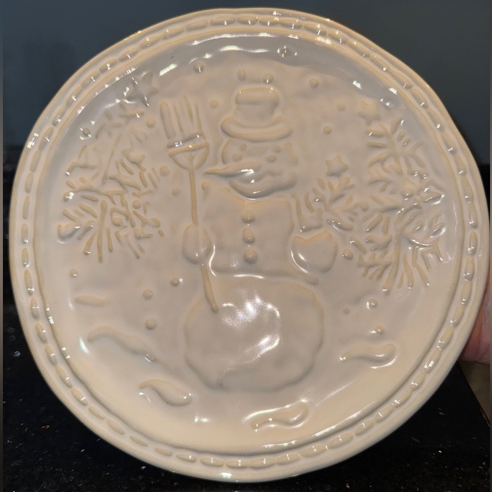 Williams Sonoma Embossed Snowman Dessert Plates